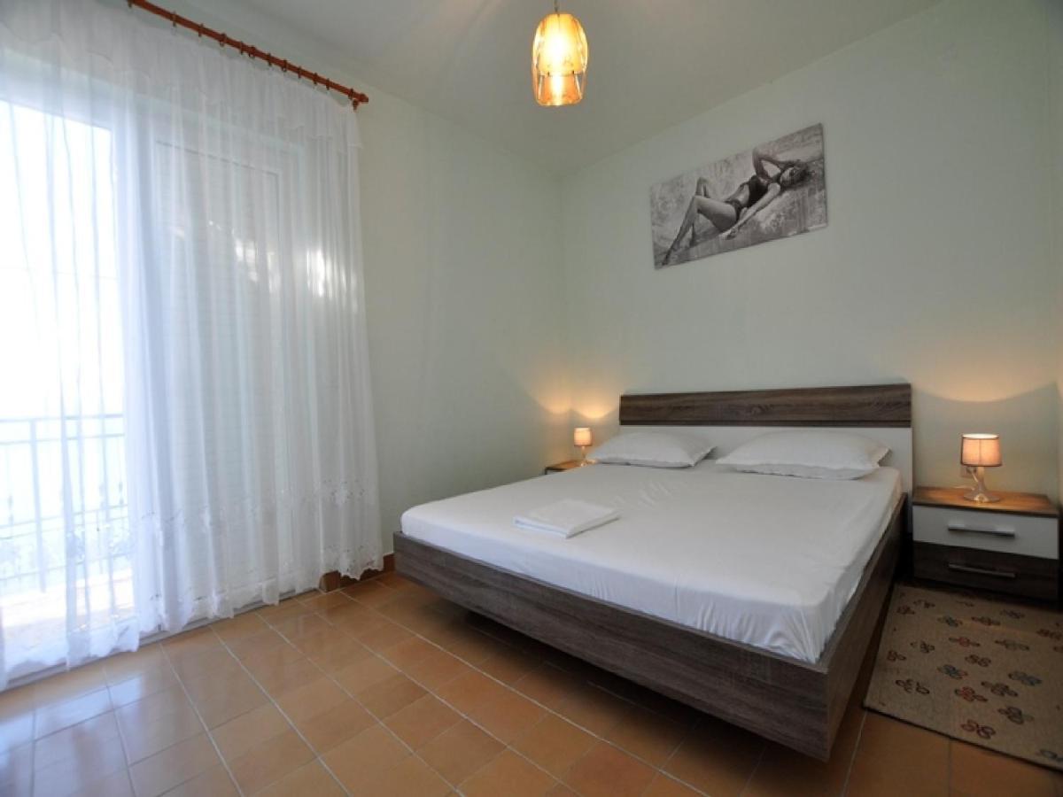 House Karlo Apartments Omiš Exteriör bild