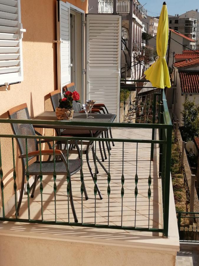 House Karlo Apartments Omiš Exteriör bild